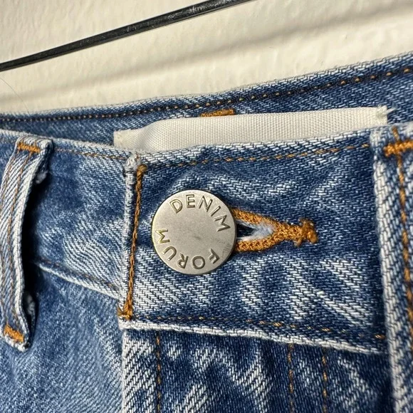 Aritzia Denim Forum The Farrah Cheeky Short Cut off Distressed Size 27 - Picture 6 of 9